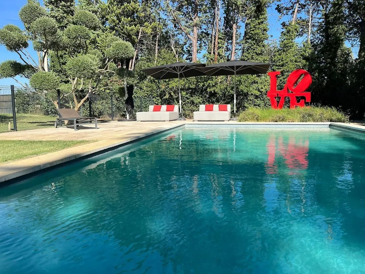 Gite Bb Chic Du Domaine De La Franquette Caderousse France