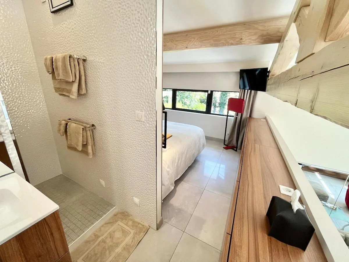 Gite Bb Chic Du Domaine De La Franquette Caderousse France
