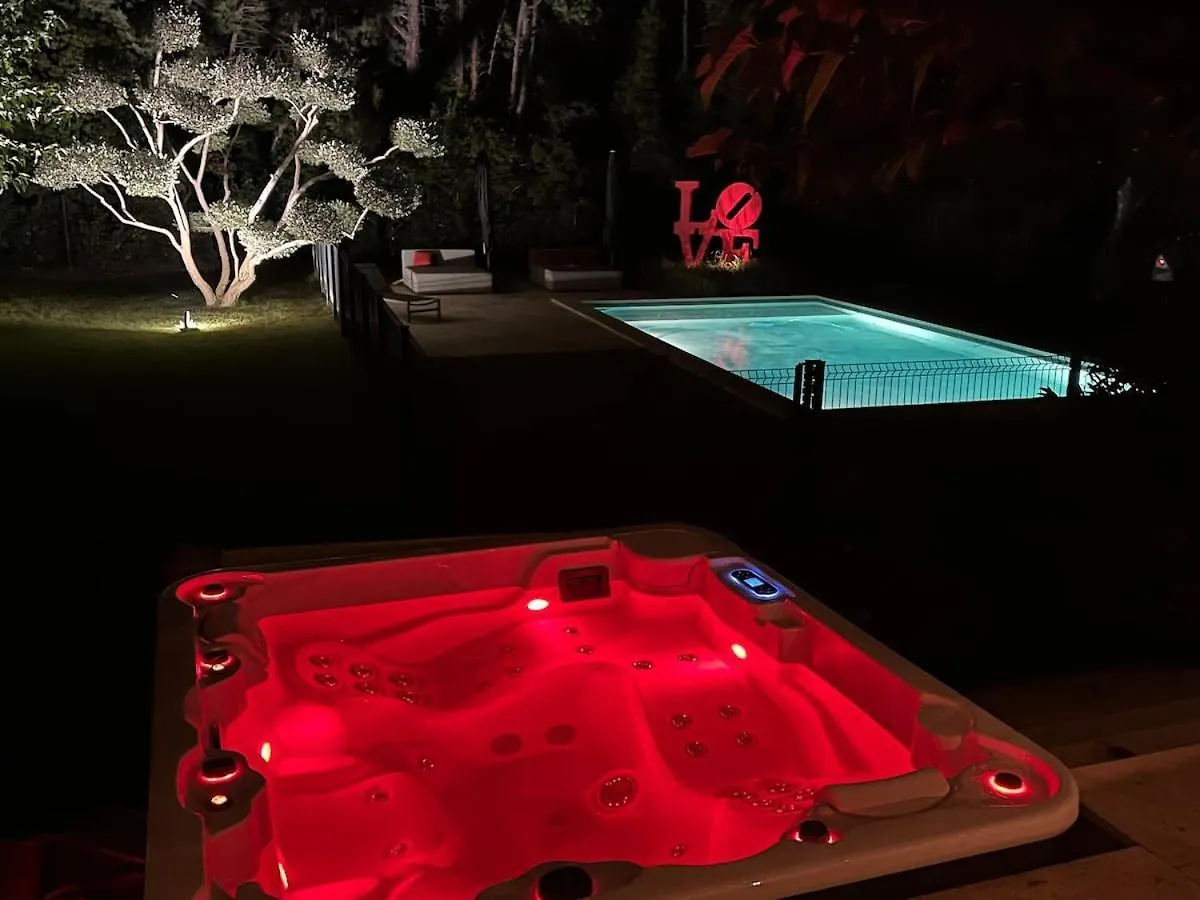 Gite Bb Chic Du Domaine De La Franquette Caderousse