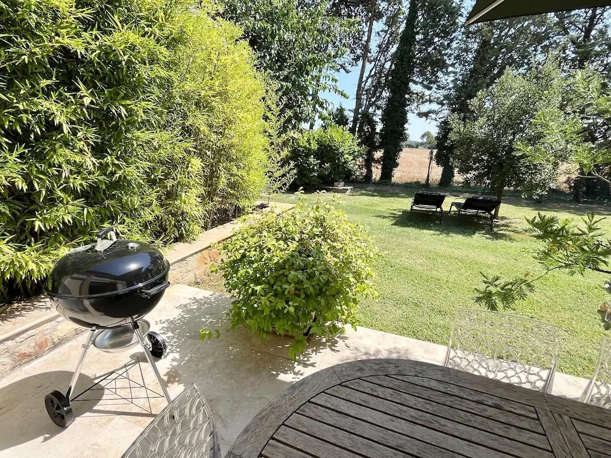 Holiday home Gite Bb Chic Du Domaine De La Franquette Caderousse